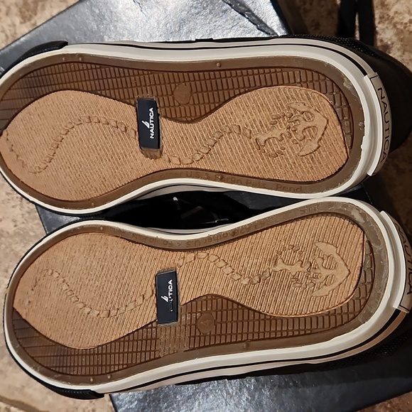 Brand New! Nautica youth sneakers US 4 - Picture 7 of 10